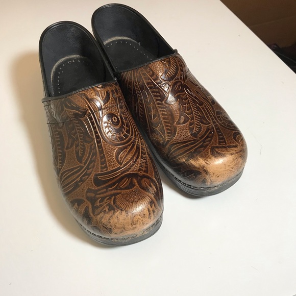 Dansko Womens Professional Brown Tooled Clogs - Picture 6 of 6